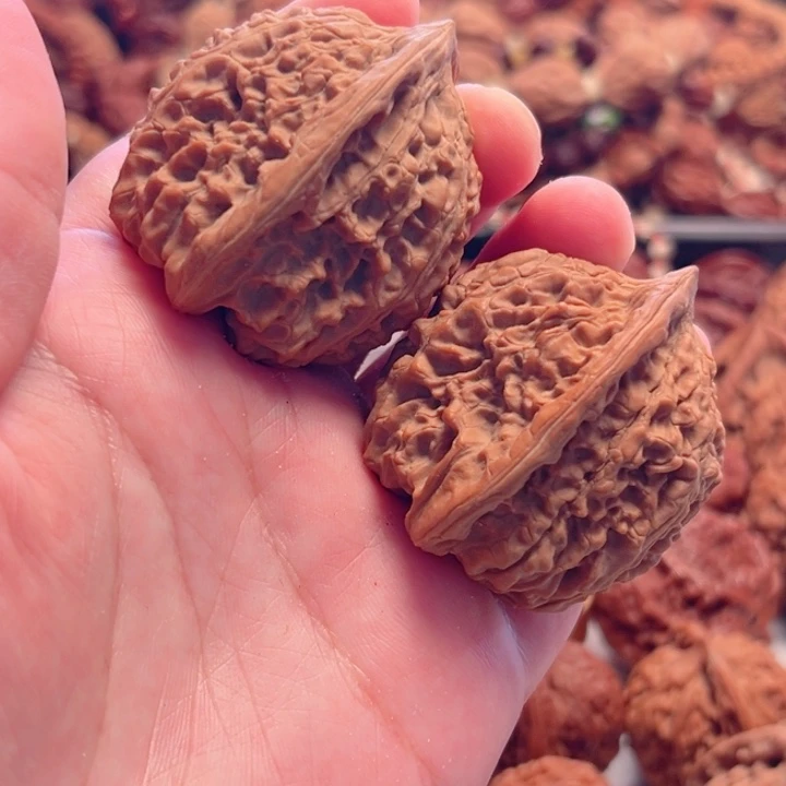 把件文玩核桃42尺寸虎头尊树头