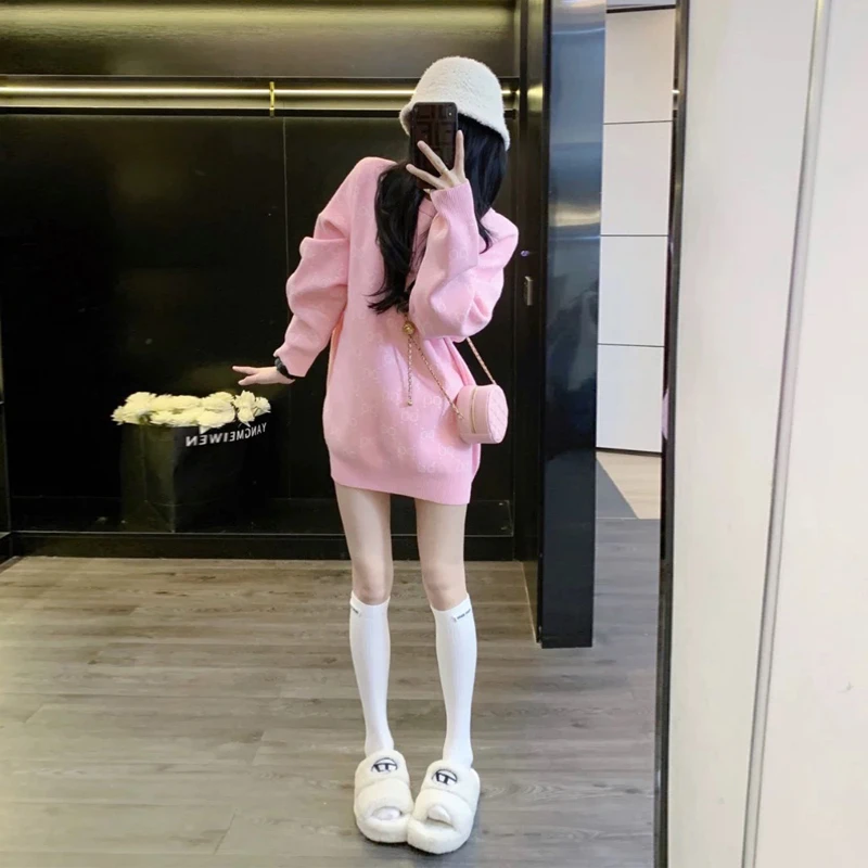 减龄粉色慵懒风大版中长款毛衣女秋冬网红洋气长袖宽松时尚针织衫