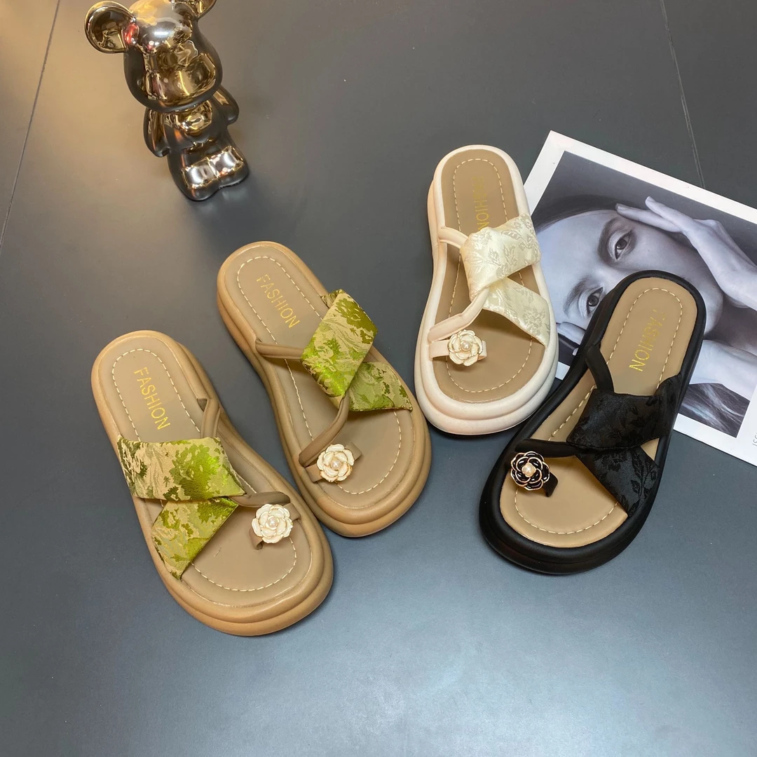 山茶花国风拖鞋女夏外穿2025时尚百搭外穿高级舒适防滑凉拖软底