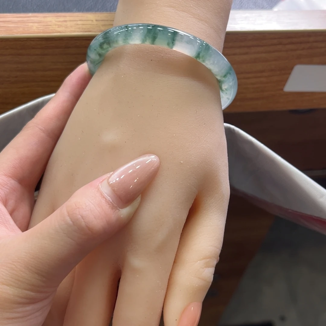 翡翠未镶嵌手镯51冰飘花