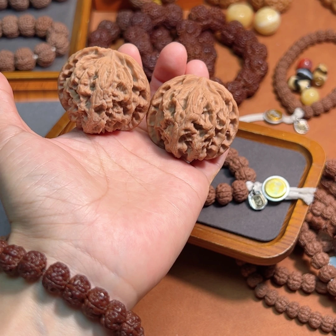 晊***恫金刚菩提手串44苹果园核桃精配一对