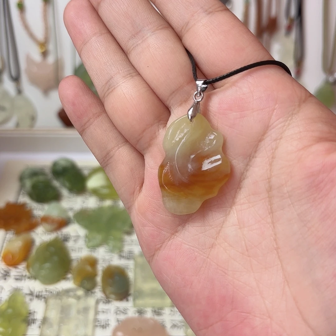 合金蛇纹石玉颈饰