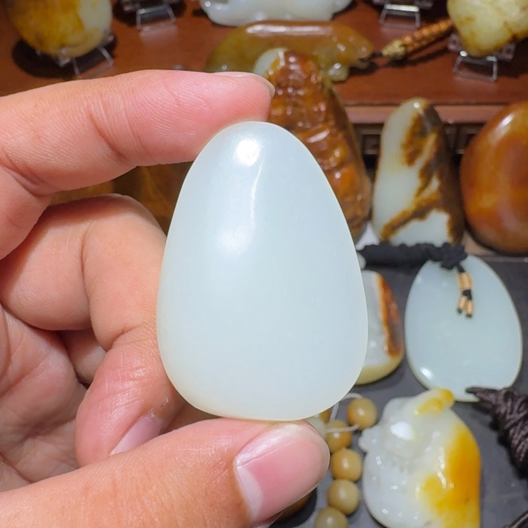 颈饰未镶嵌和田玉