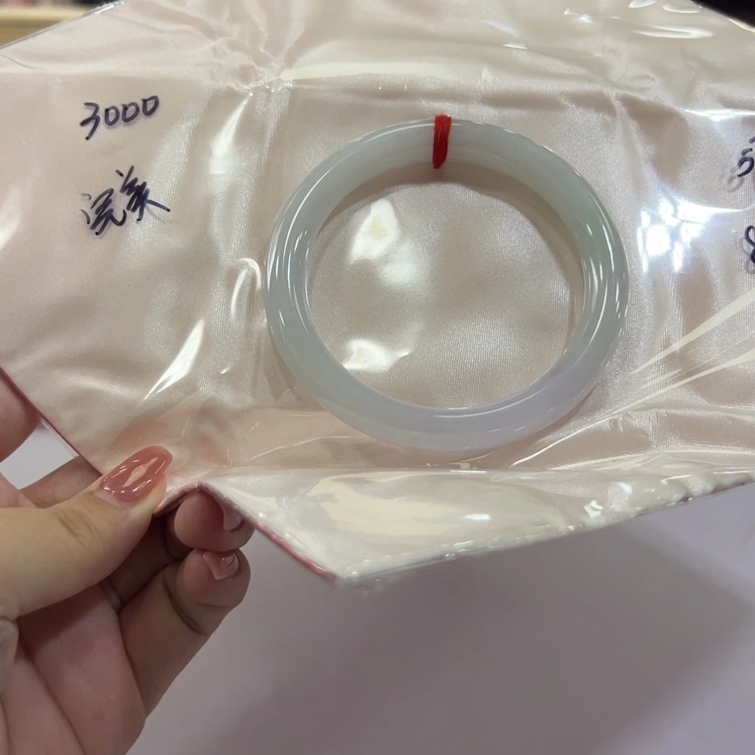 杨***宇翡翠未镶嵌手镯手镯