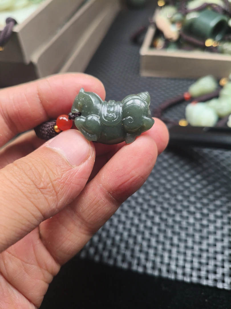 保真和田玉一马当先时尚吊坠百搭精雕拍一发一手工精致气质