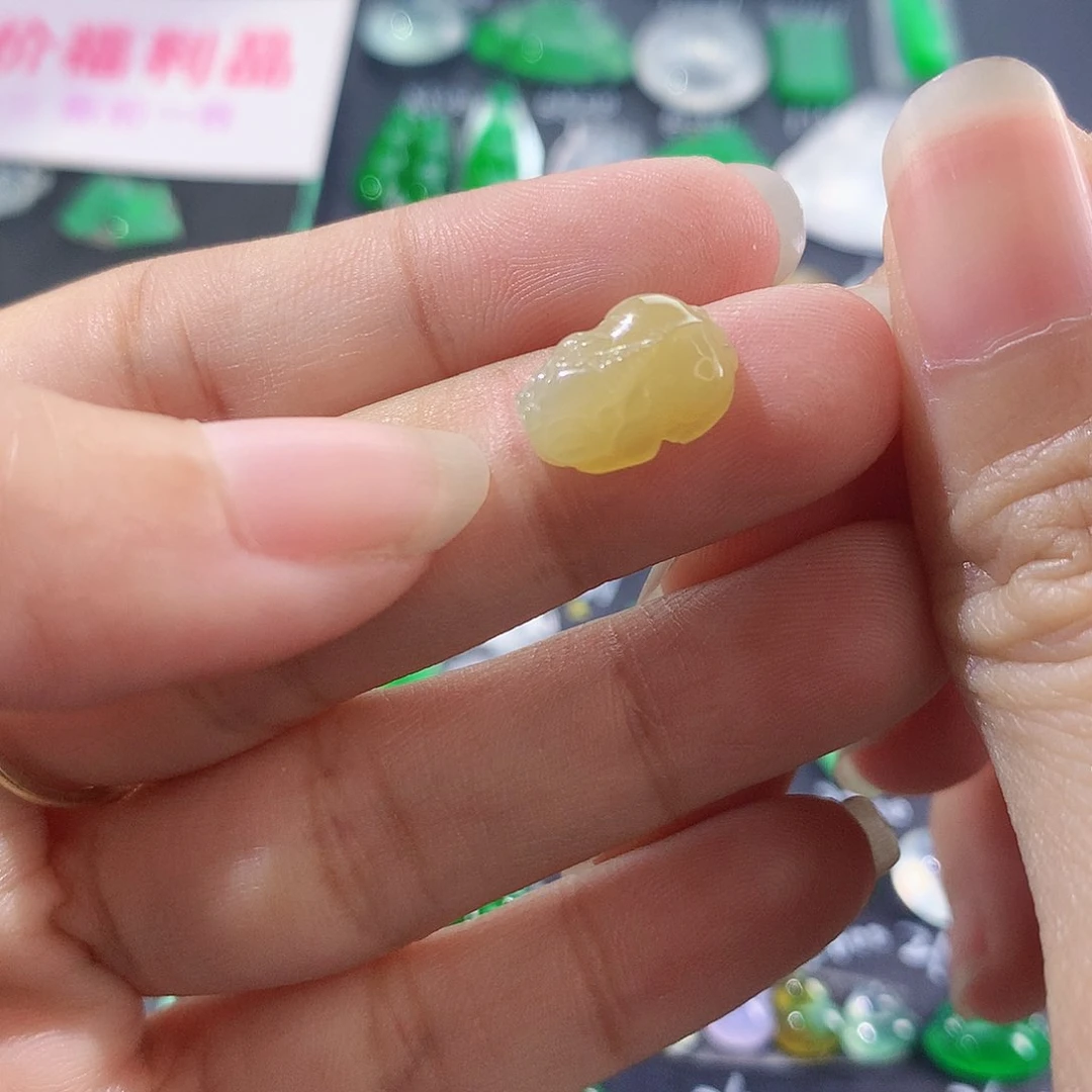 【闪购商品】翡翠颈饰未镶嵌黄貔貅