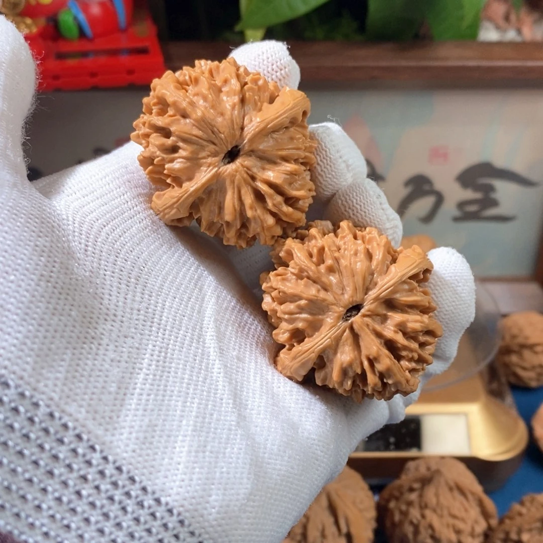 文玩核桃吊坠古*皇冠