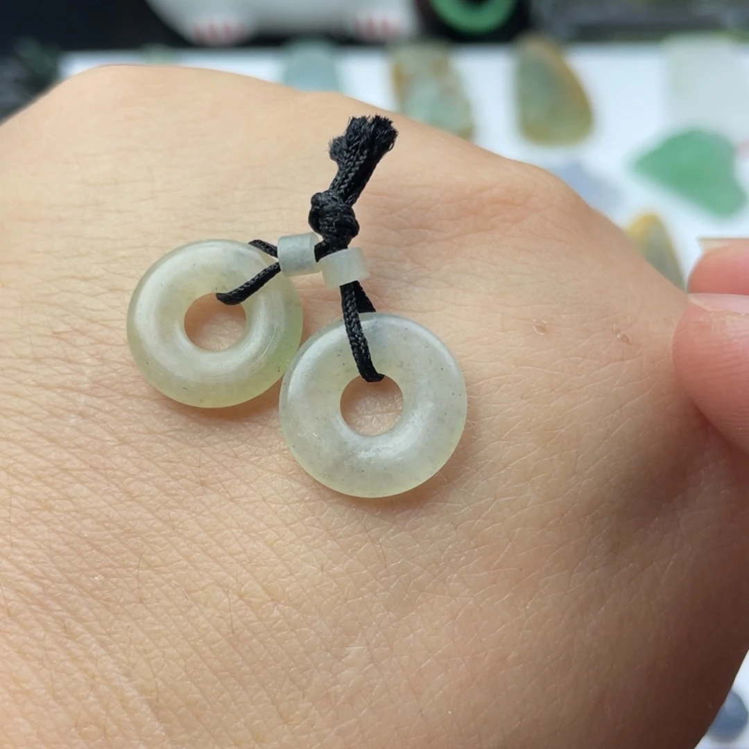 定制翡翠未镶嵌耳饰