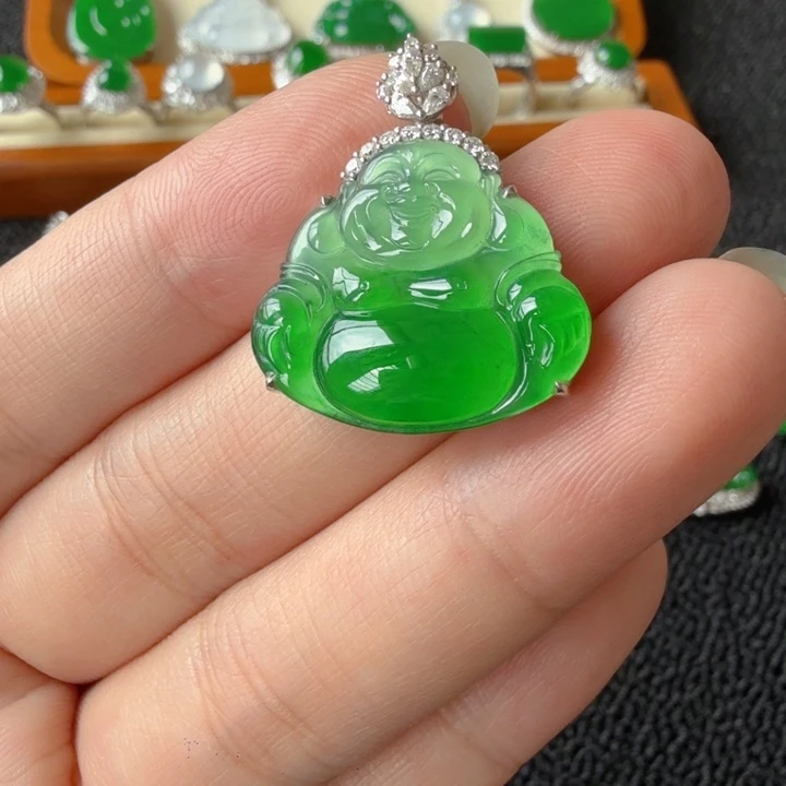 翡翠18K金镶嵌颈饰吊坠