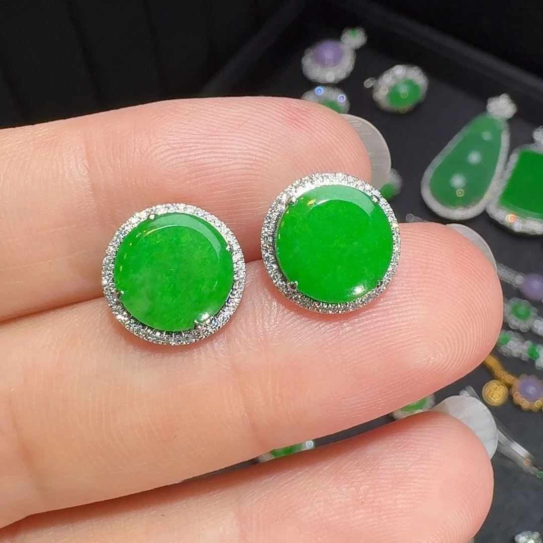 18K金镶嵌翡翠耳饰