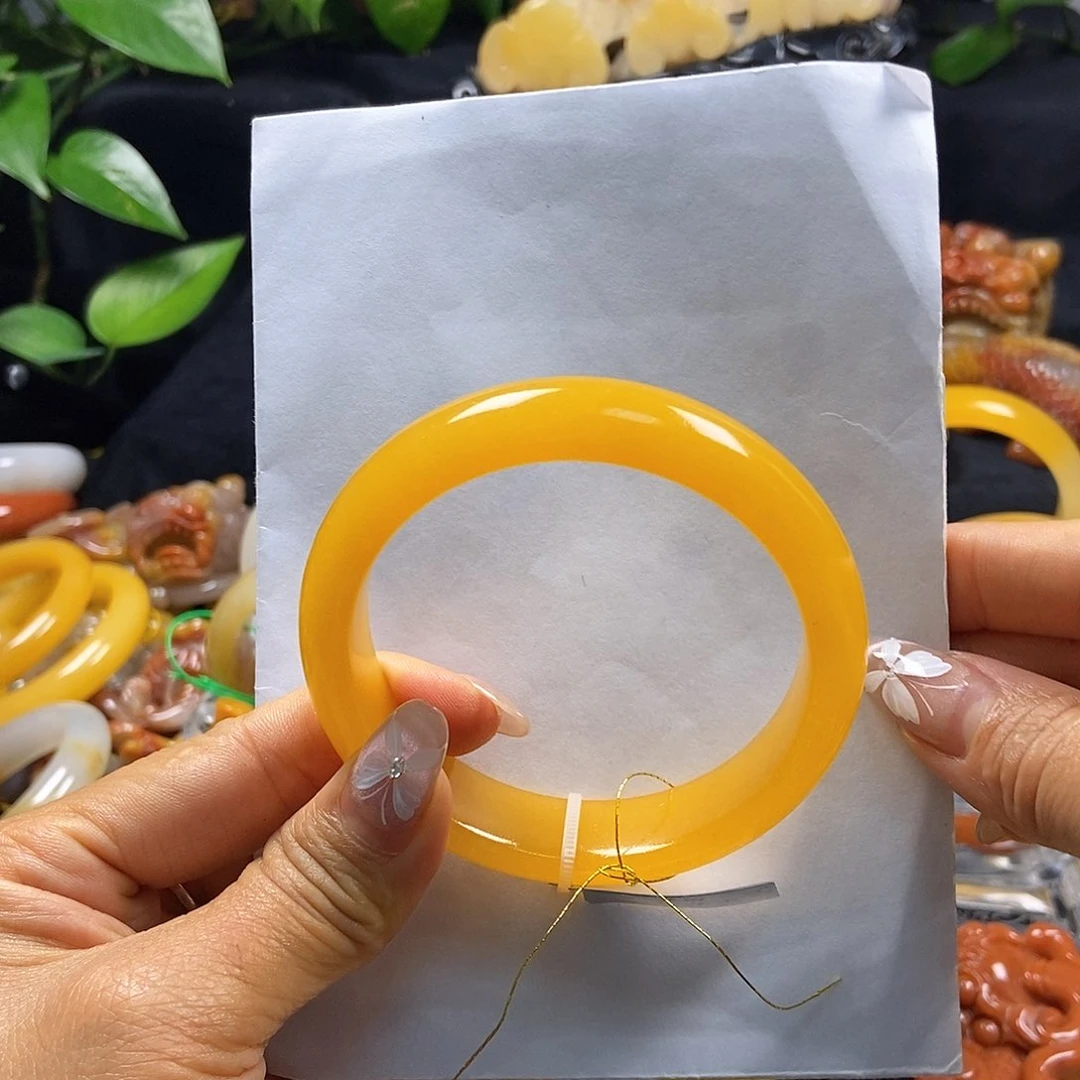 乐***淘石英质玉（黄龙玉）未镶嵌手镯阳阳