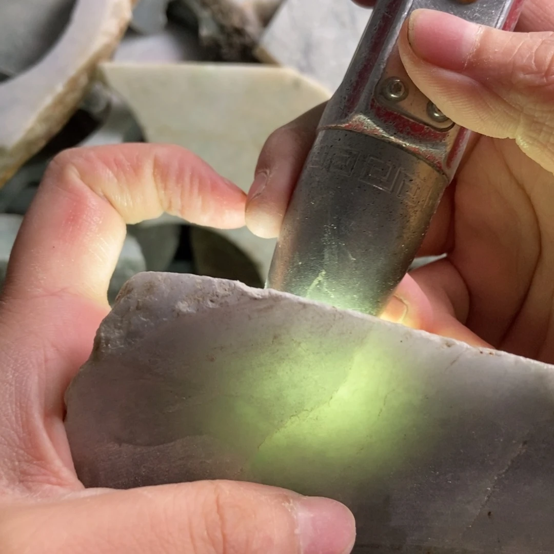 翡翠未镶嵌挂件天然翡翠