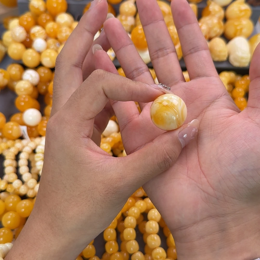 蜜蜡未镶嵌珠宝奇石