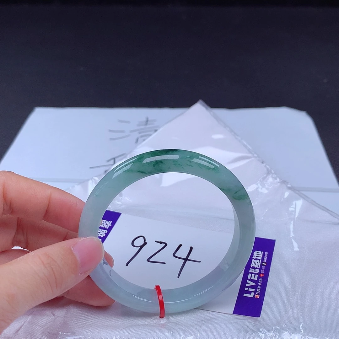 翡翠手镯未镶嵌手镯001808