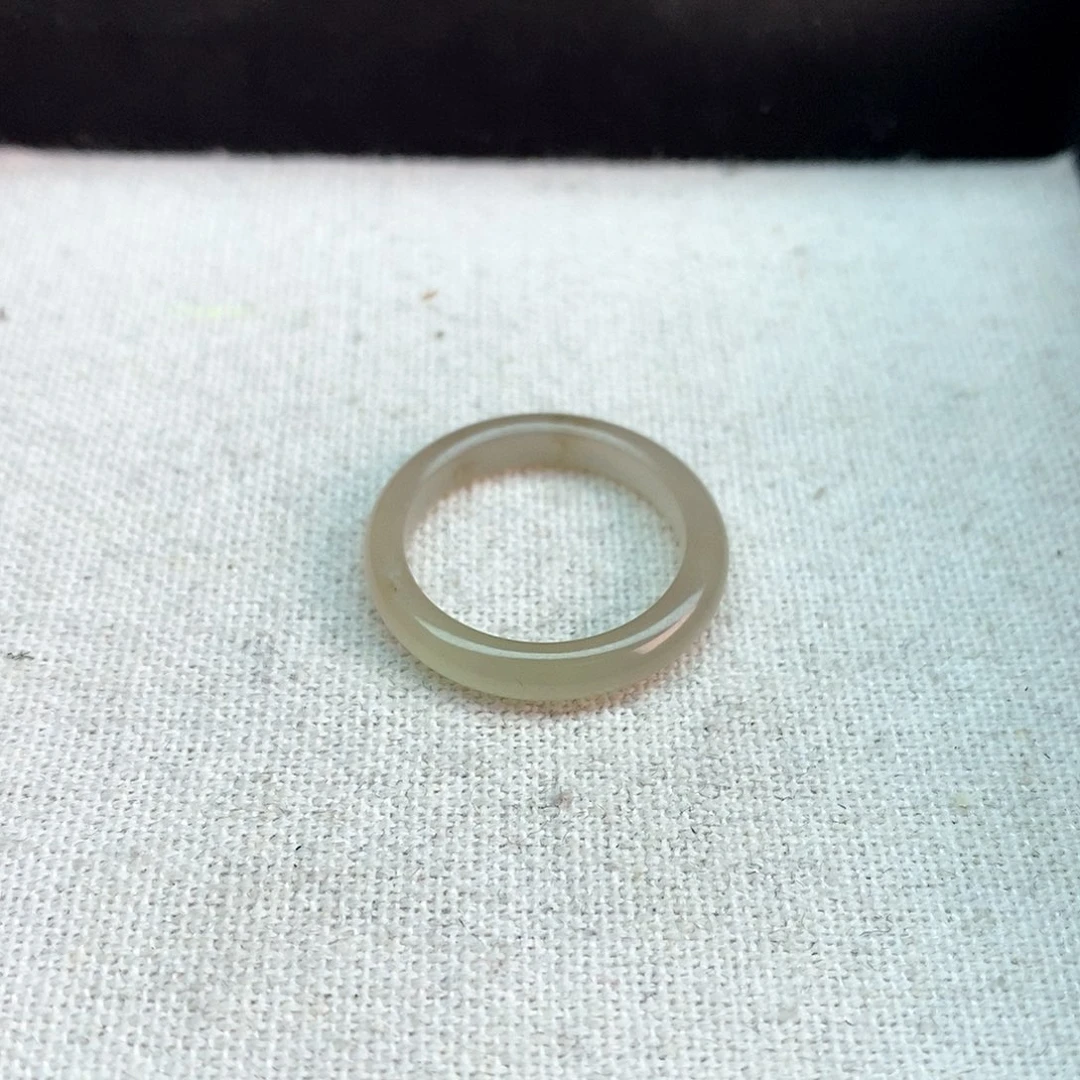 不***味和田玉戒指未镶嵌21码 藕粉戒圈