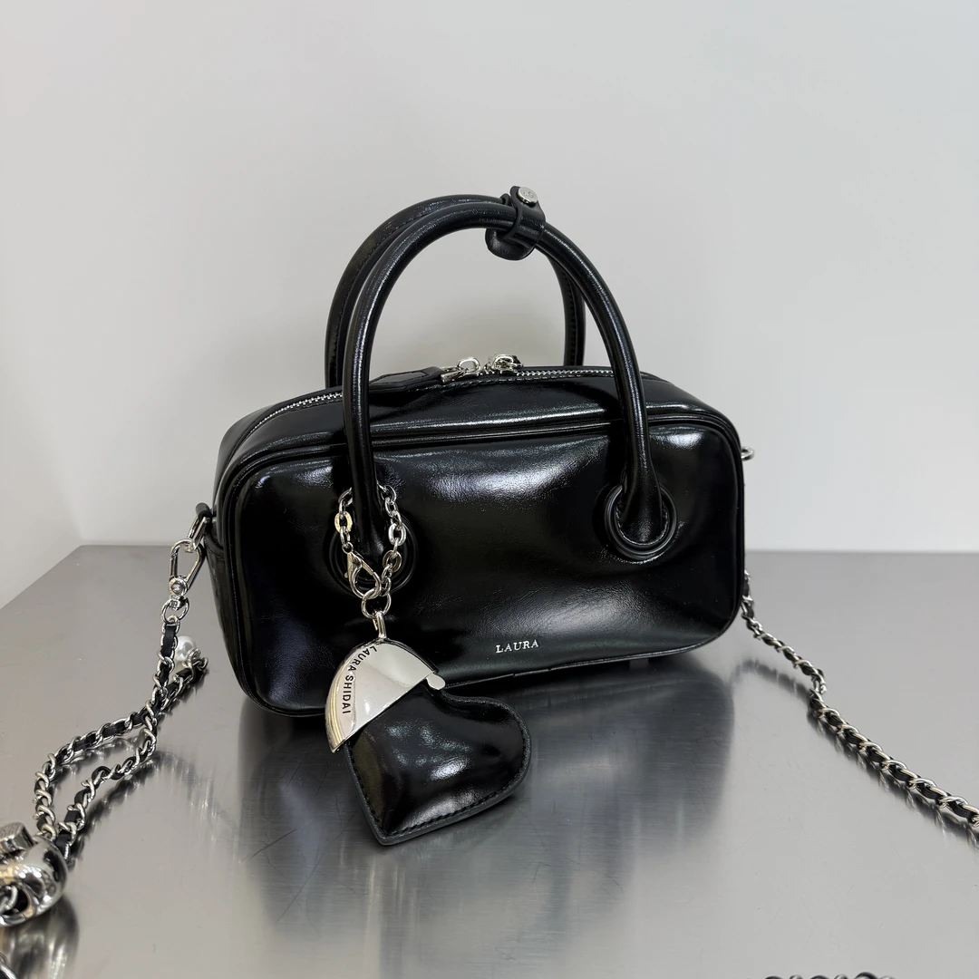 2025新款枕头包时尚单肩斜挎女包保龄球小爱心手提包