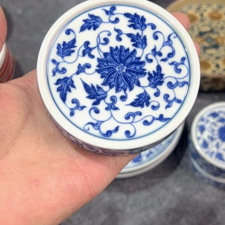 瓷片白青花缠枝莲实心盖置