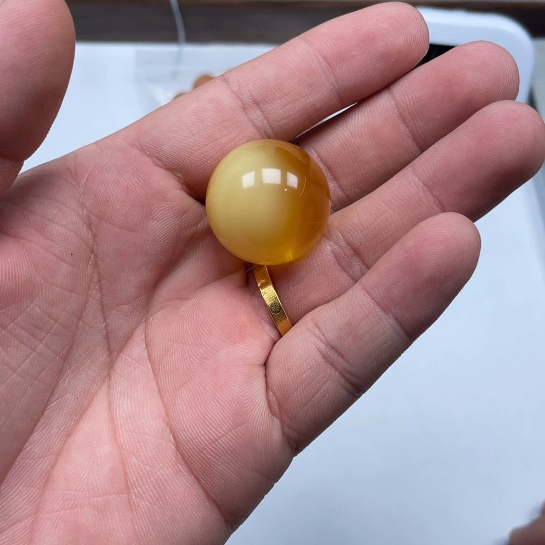 未镶嵌颈饰琥珀圆珠
