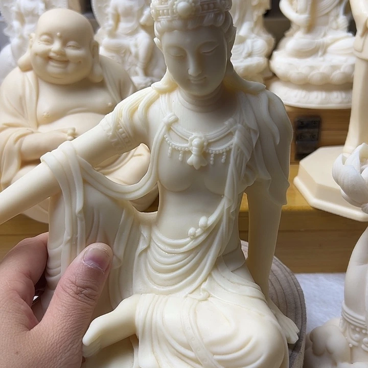小***铁藤自在观音➕底座赠品
