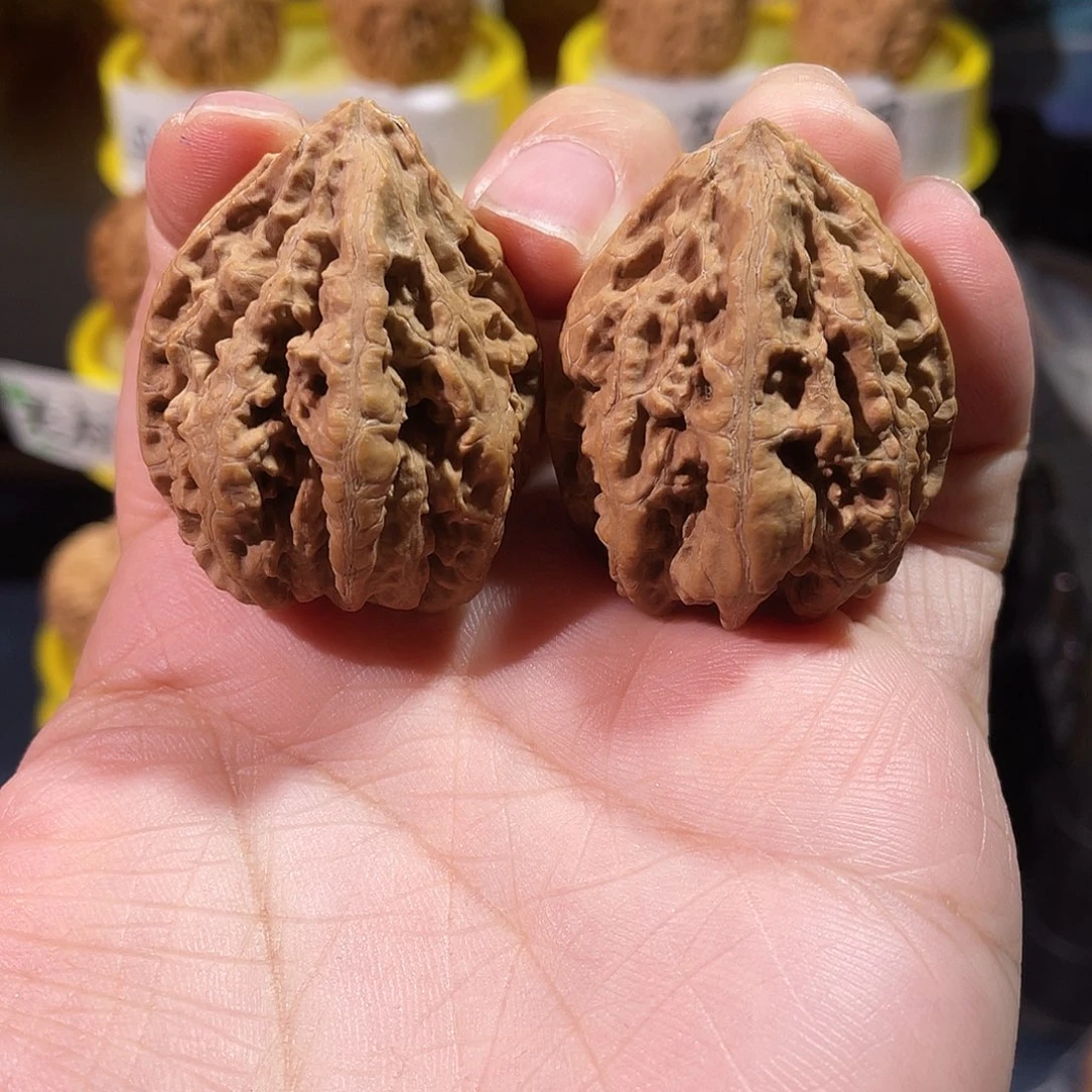 文玩核桃吊坠玲珑塔