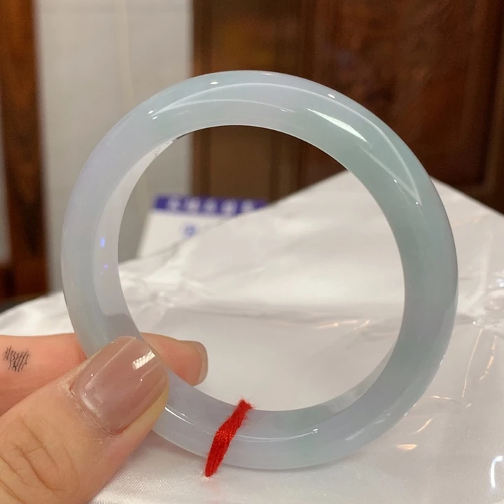 翡翠手镯未镶嵌翡翠手镯未镶嵌52.7圈口