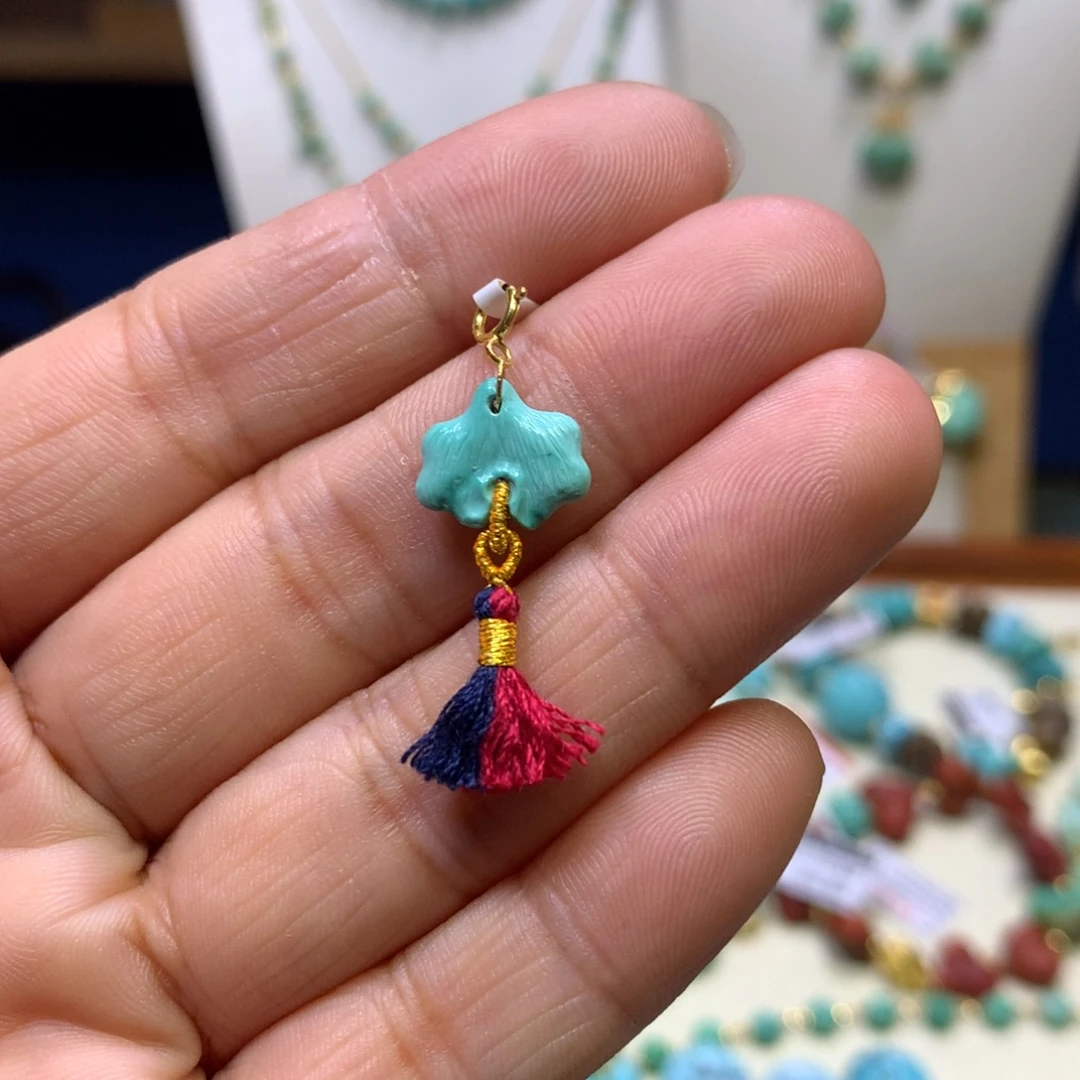 绿松石18K金镶嵌挂件