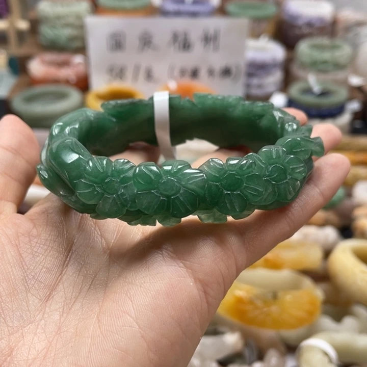 未镶嵌手镯石英质玉