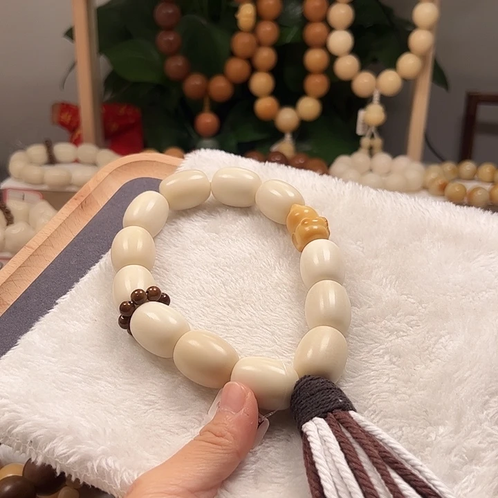 吊坠菩提根/象牙果卡26微瑕