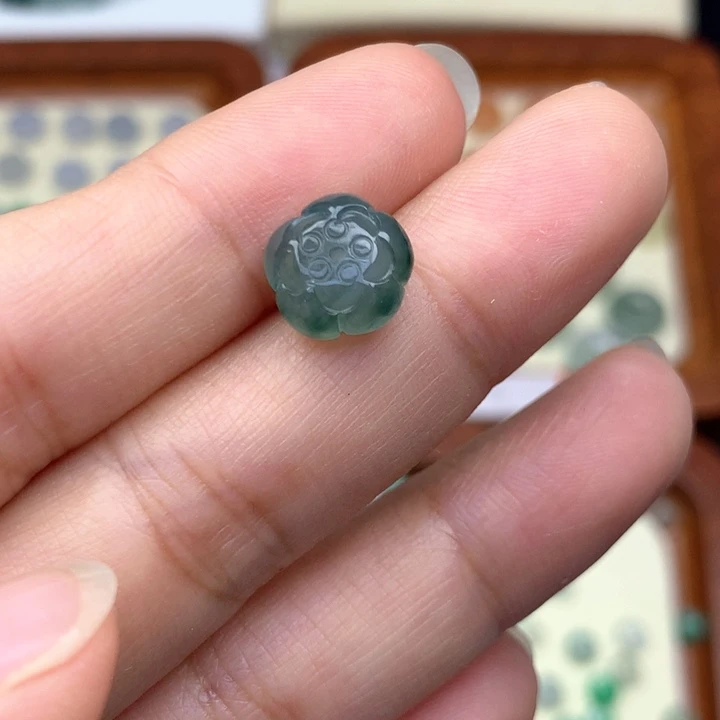 颈饰未镶嵌翡翠莲花珠