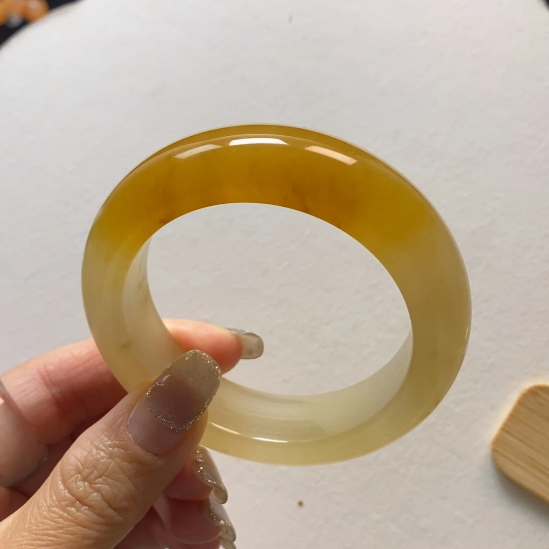 ****️石英质玉（黄龙玉）未镶嵌手镯53.1特价不退换
