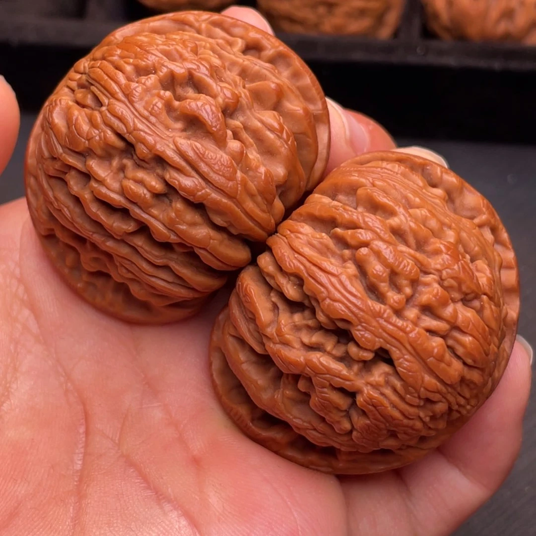 文玩核桃把件秦岭野生核桃
