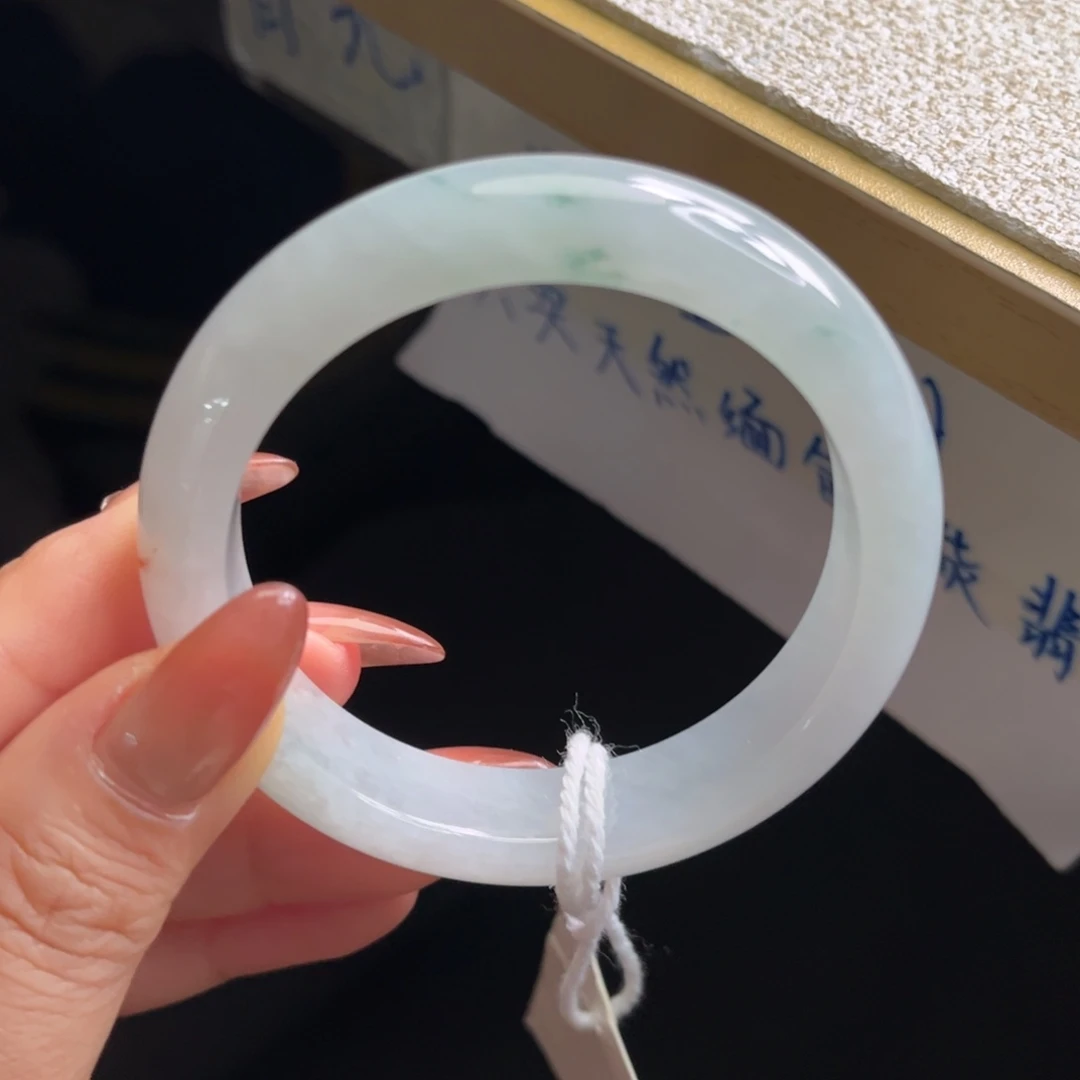 翡翠未镶嵌手镯手镯