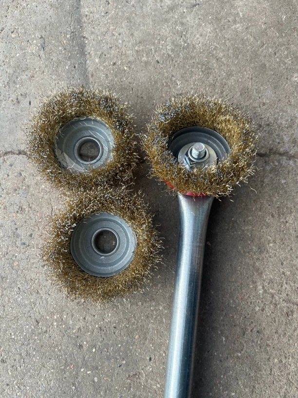 圆形大刷子烧烤刷子钢丝用于烧烤网清洁可抛光打磨除锈去污垢