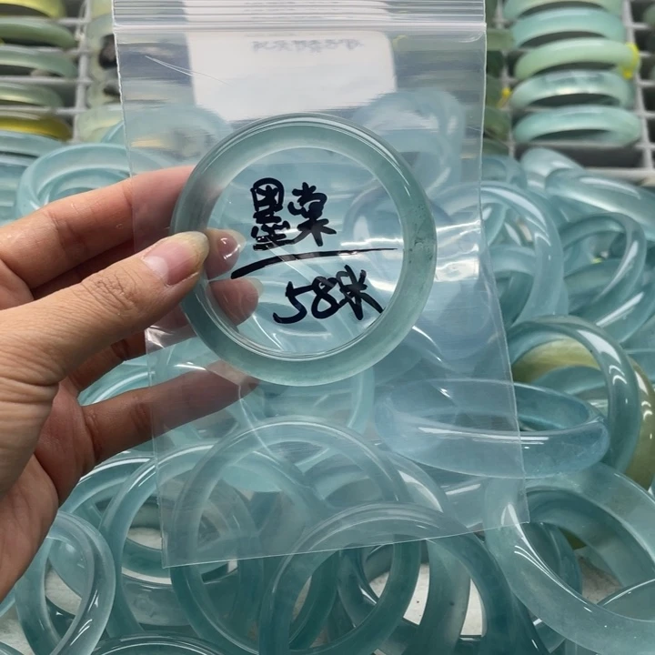 墨***棠未镶嵌手镯石英质玉