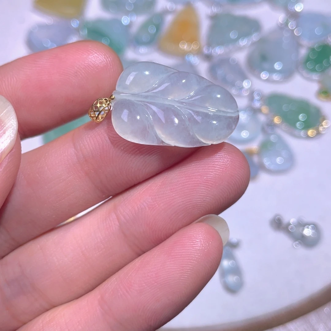 翡翠18K金镶嵌颈饰翡翠