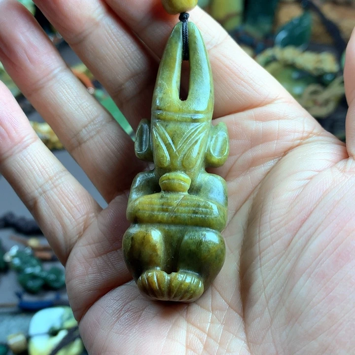 吊坠(赠链)未镶嵌岫岩河磨玉（透闪石质玉）