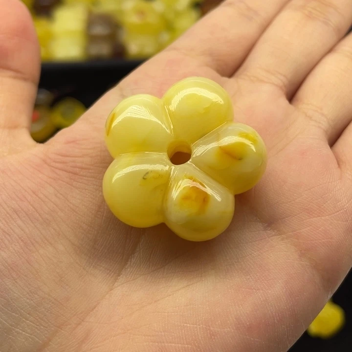 琥珀未镶嵌裸石天然琥珀蜜蜡