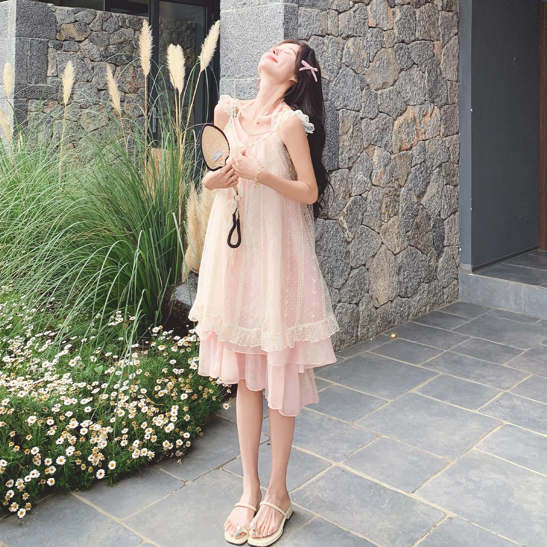 粉色蕾丝罩衫连衣裙套装女夏2025新款甜美减龄度假风吊带裙两件套