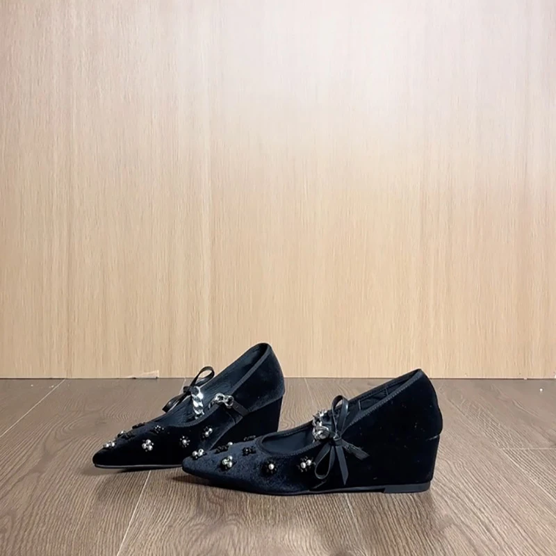 UHCK黑色坡跟单鞋女法式丝绒蝴蝶结珍珠一字带链条尖头玛丽珍鞋