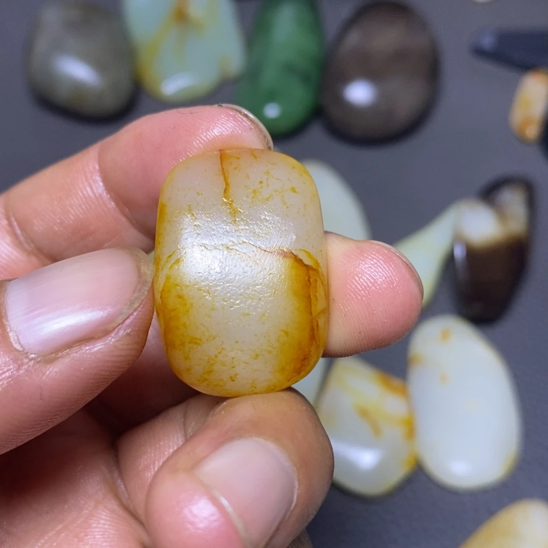 和田玉（糖玉）未镶嵌挂件