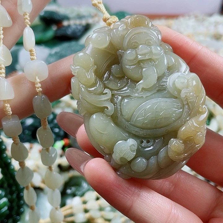 颈饰未镶嵌和田玉