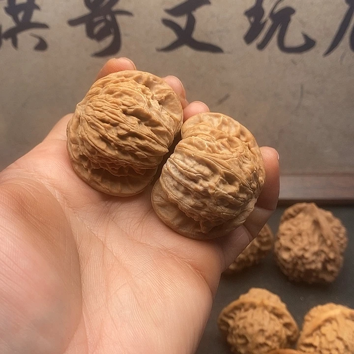 文玩核桃吊坠练手对白狮子41