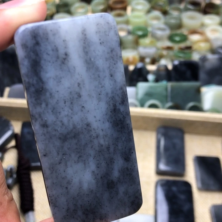 和田玉颈饰未镶嵌伟*吖