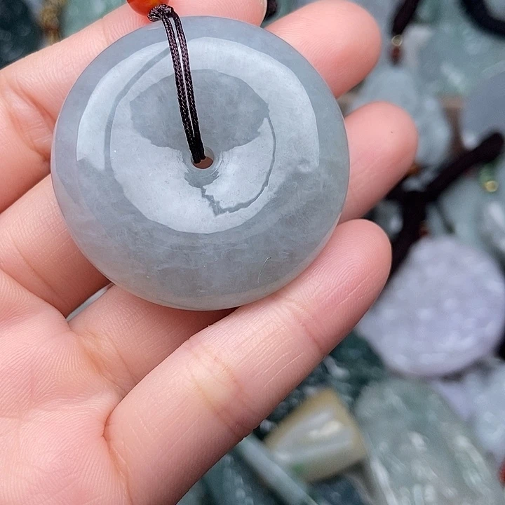 H***e翡翠未镶嵌颈饰翡翠