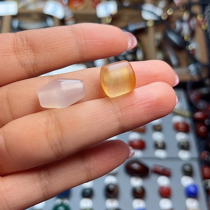 玛瑙/玉髓未镶嵌珠宝半成品a****?