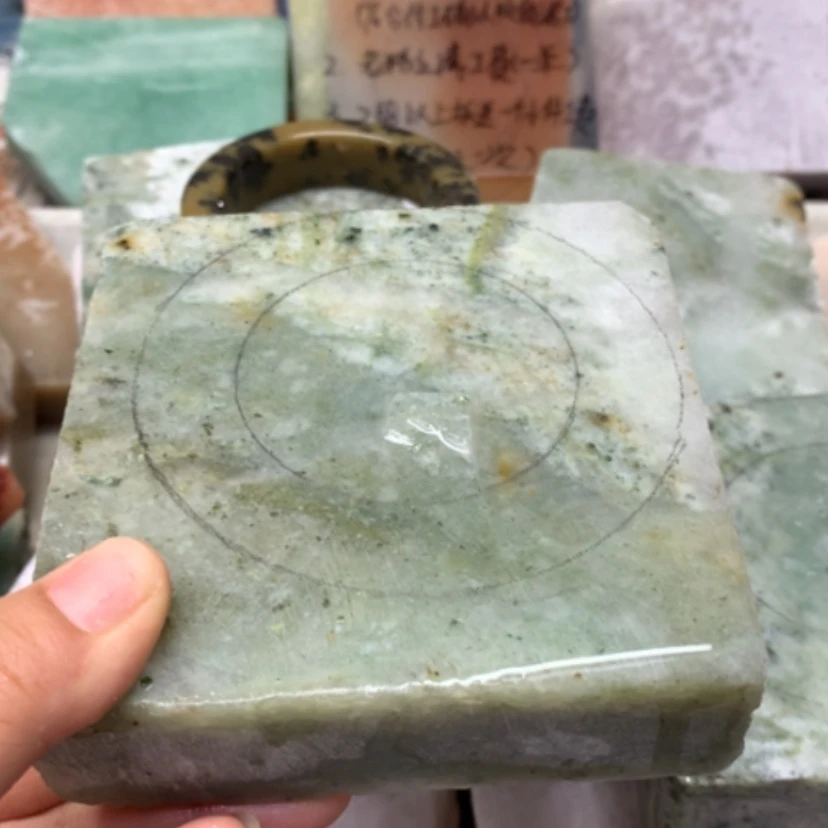【闪购商品】未镶嵌手镯石英质玉俄翡