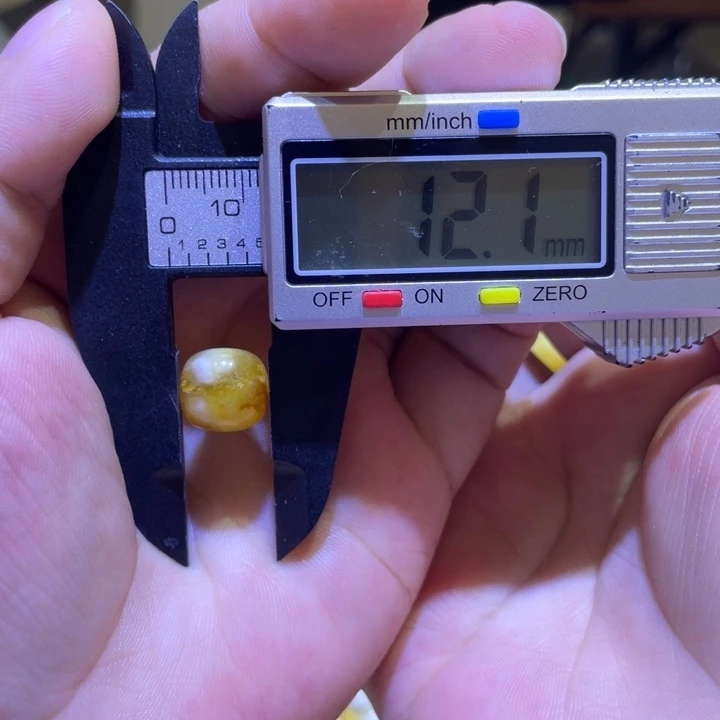 蜜蜡未镶嵌珠宝奇石