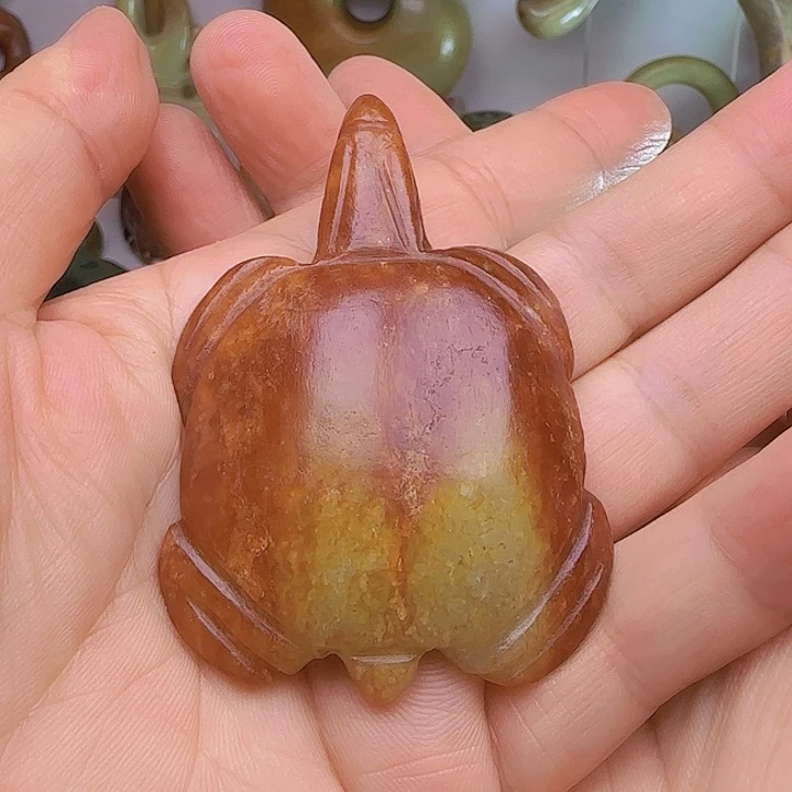 颈饰未镶嵌和田玉（糖玉）