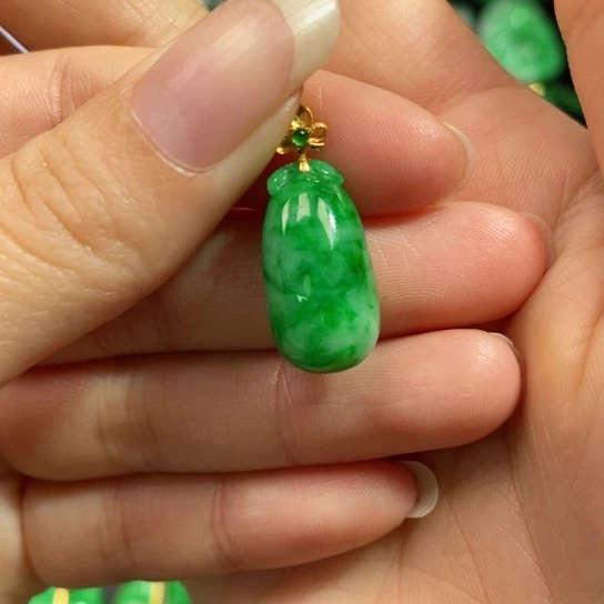 颈饰未镶嵌翡翠吊坠