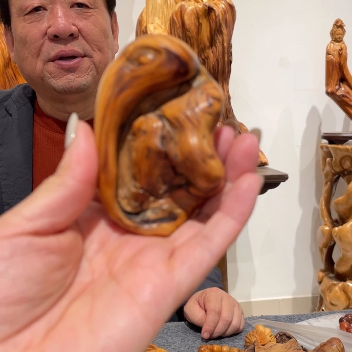 柏木（崖柏）随型手把件